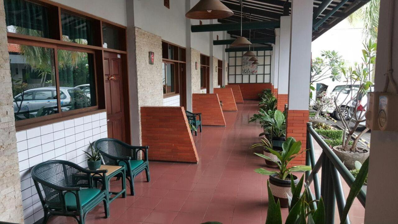 Hotel Aneka Baru Sleman  Eksteriør bilde