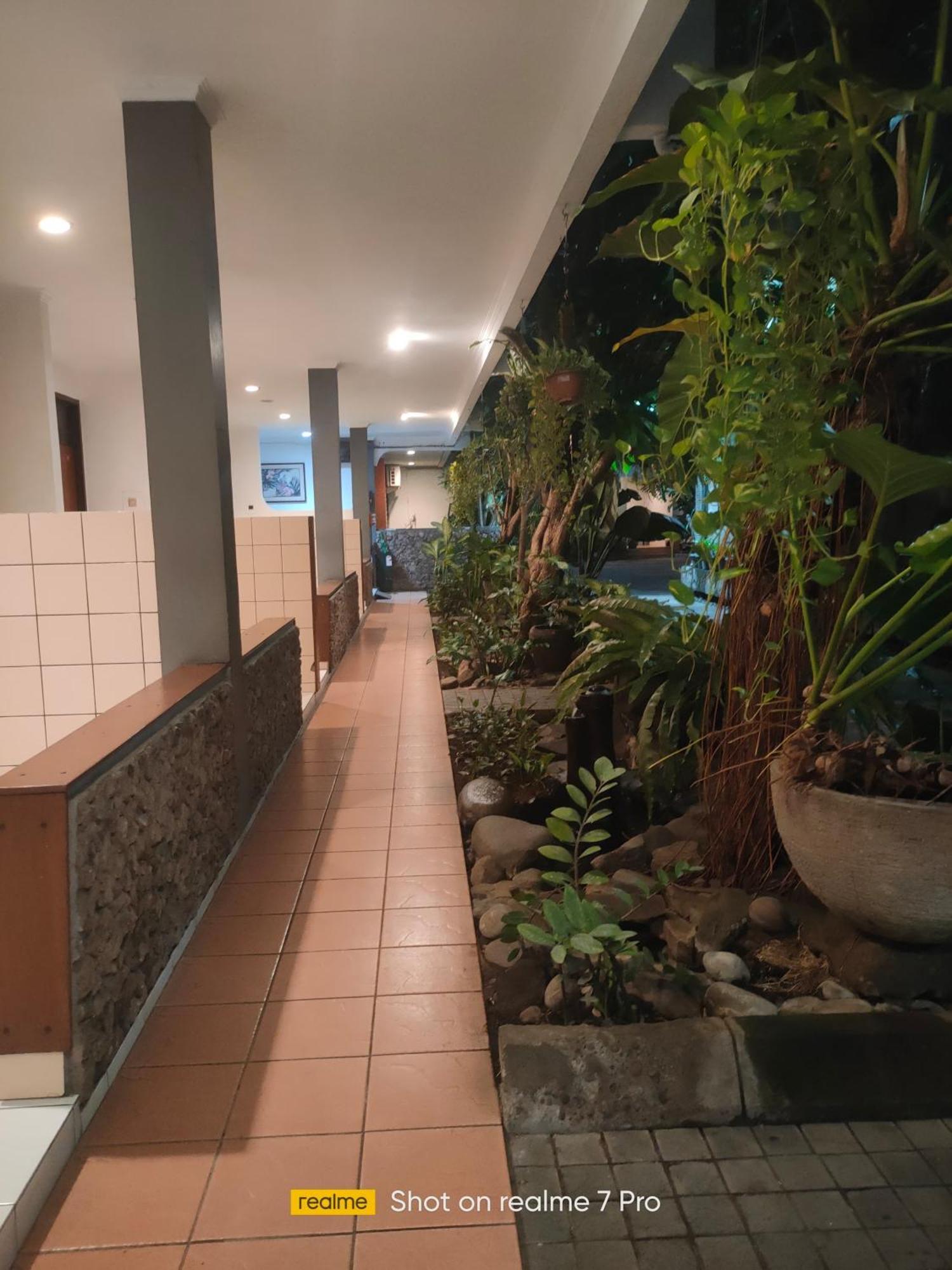 Hotel Aneka Baru Sleman  Eksteriør bilde