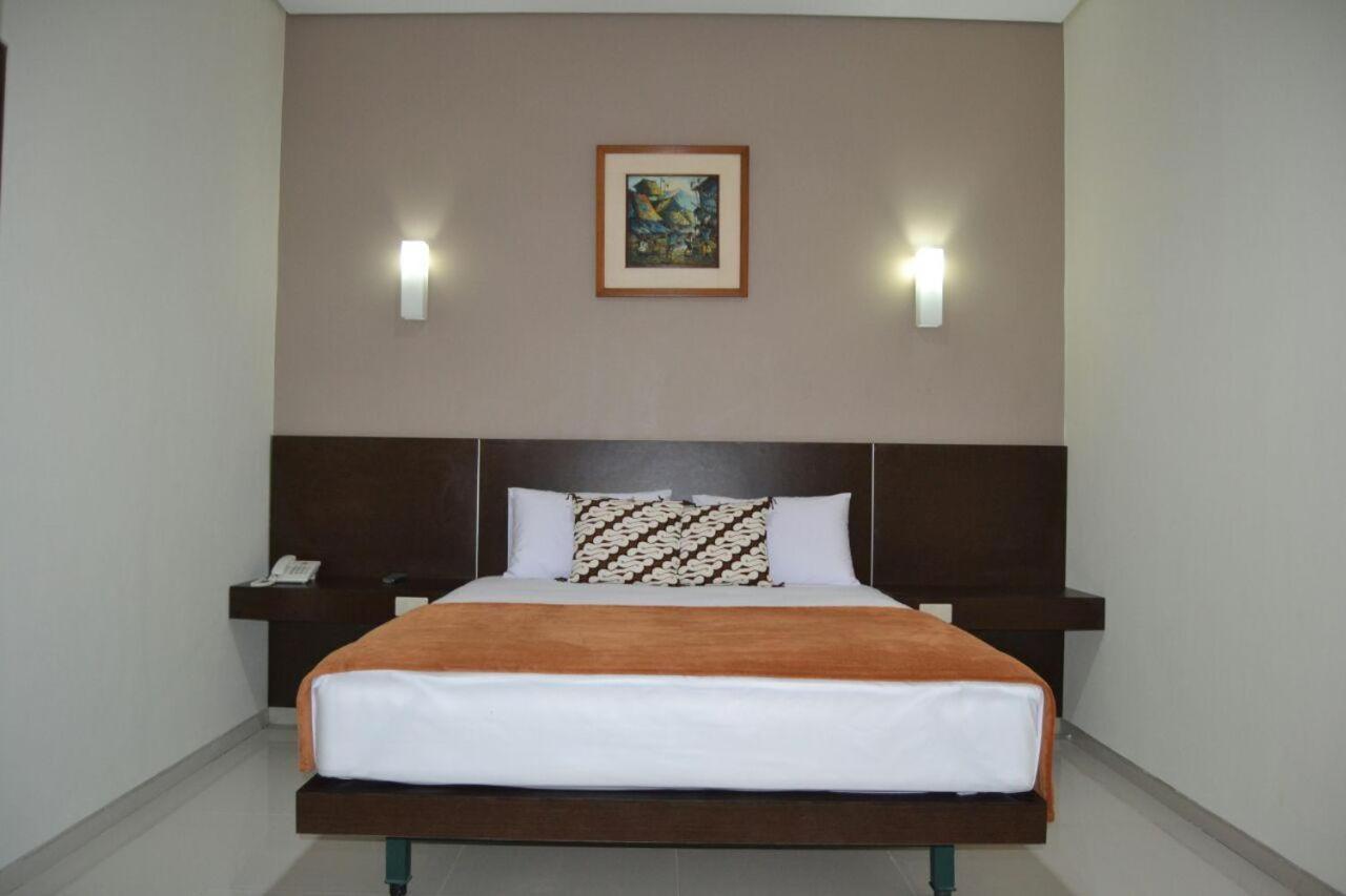 Hotel Aneka Baru Sleman  Eksteriør bilde